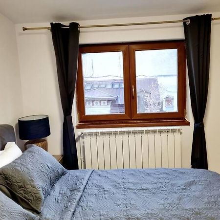 Cozy Apartment Near City Center Bukares Bagian luar foto