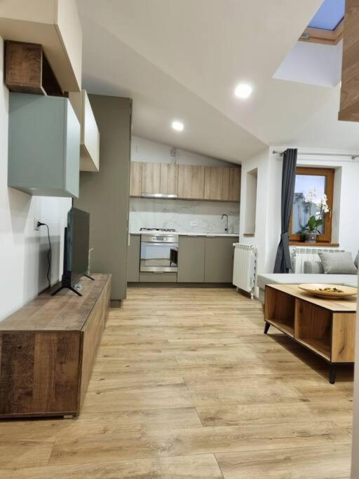Cozy Apartment Near City Center Bukares Bagian luar foto