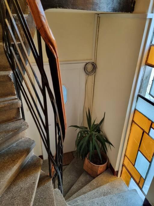 Cozy Apartment Near City Center Bukares Bagian luar foto