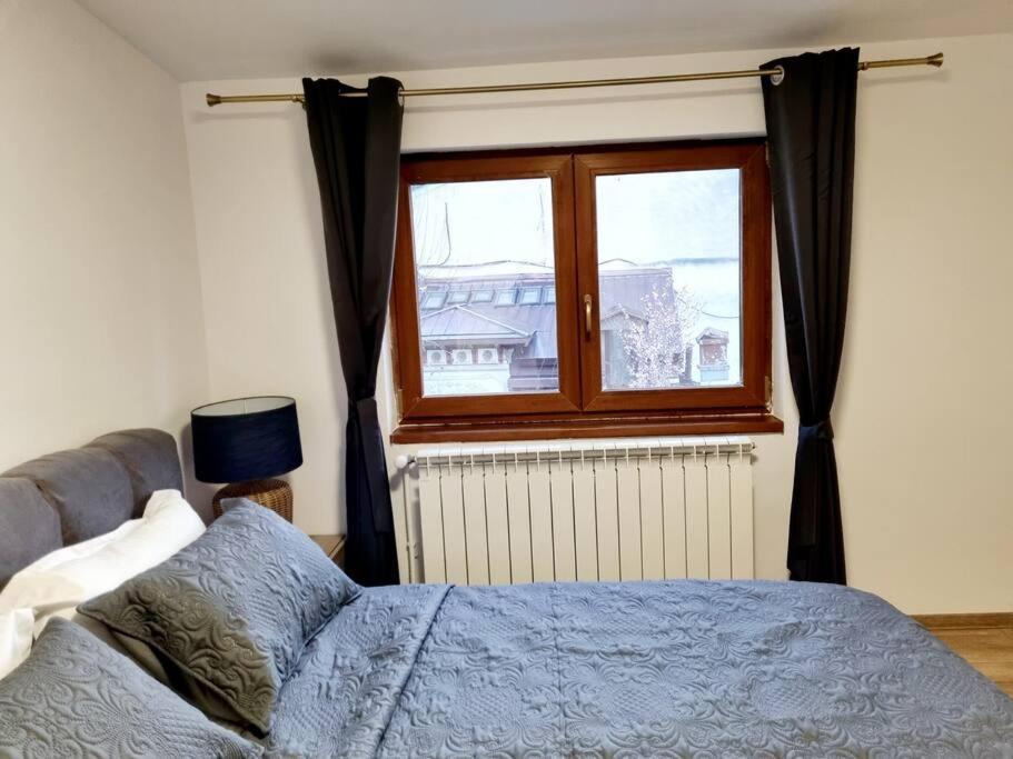 Cozy Apartment Near City Center Bukares Bagian luar foto